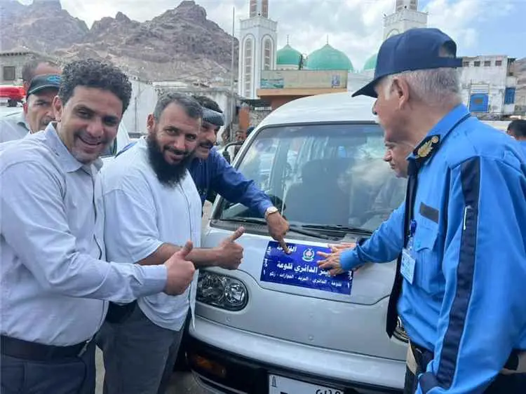 نقل عدن ينفي فرض اشتراطات على لواصق الباصات ويؤكد:...