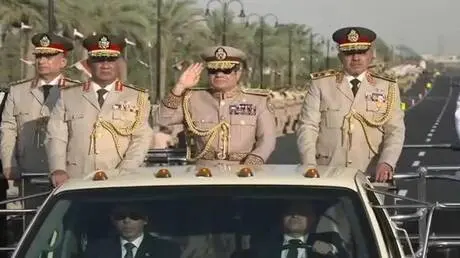 "هل يستعد السيسي للحرب؟".. تساؤلات في إسرائيل بعد...