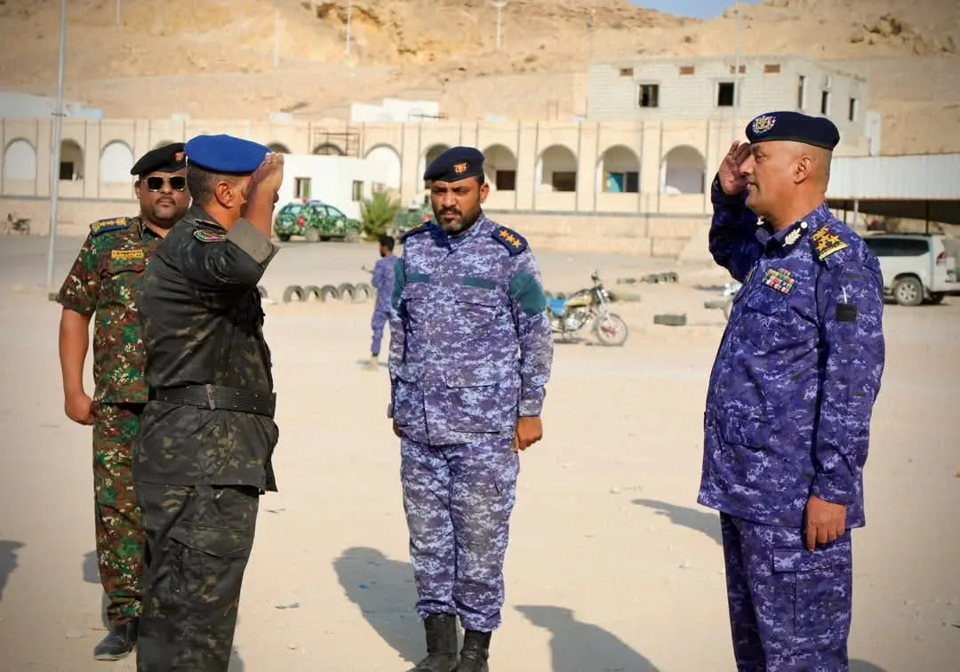 العميد الركن حاميم مغلس يشيد بجهود شرطة الدوريات وأمن الطرق بساحل حضرموت