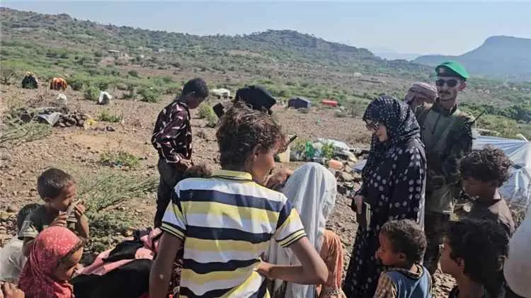 وزيرة الشؤون القانونية تطلع على اوضاع النازحين بمديرية الشمايتين في تعز