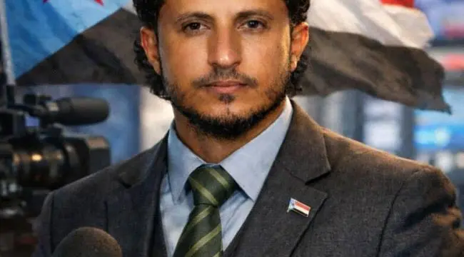 إعلامي جنوبي يحذر من سقوط جبهات الصبيحة ويطالب بتعزيزها فوراً بقوات جنوبية.