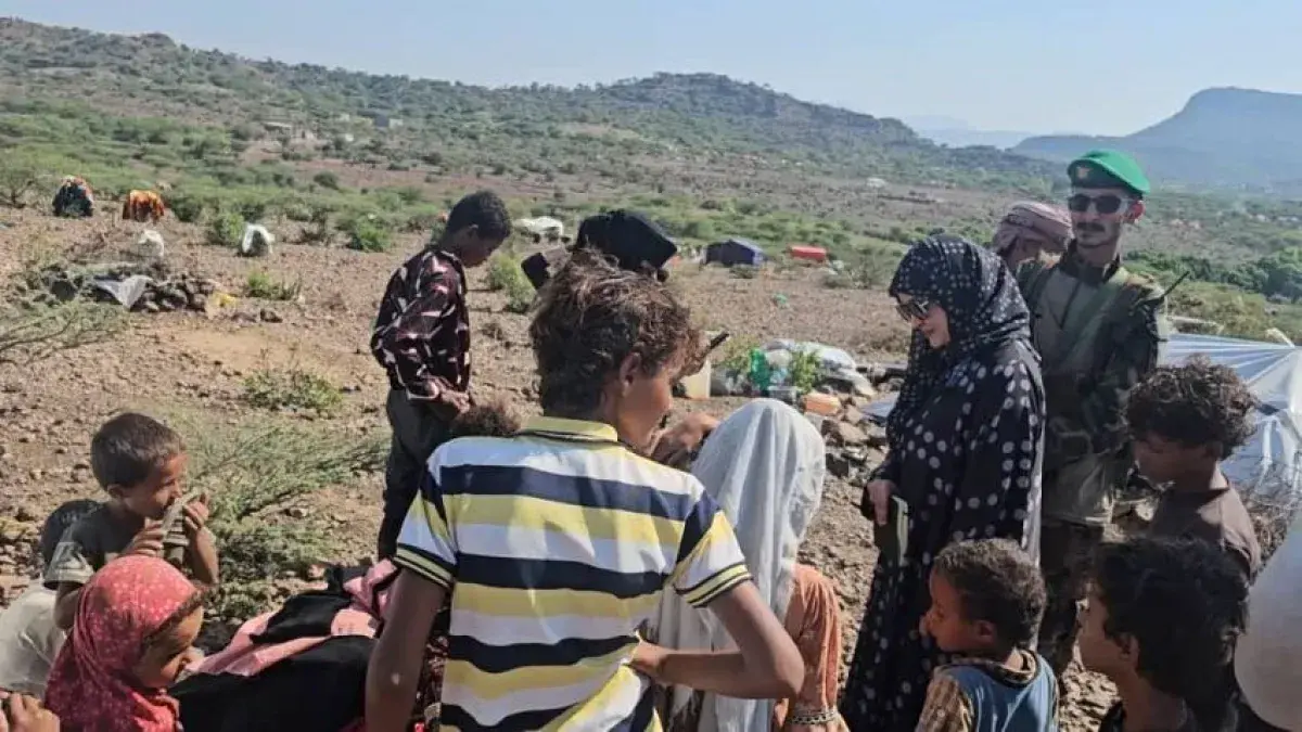 وزيرة الشؤون القانونية تتفقد نازحي الشمايتين بتعز وتؤكد ضرورة تلبية احتياجاتهم