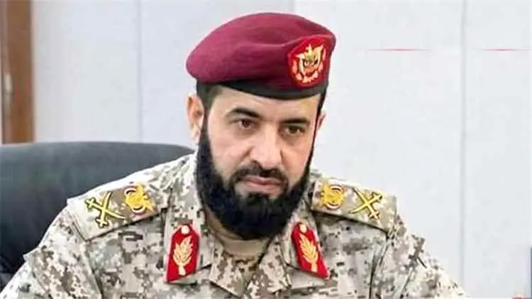 قائد محور أبين: لا خصم من مرتبات الجنود.. وفّروا ح...