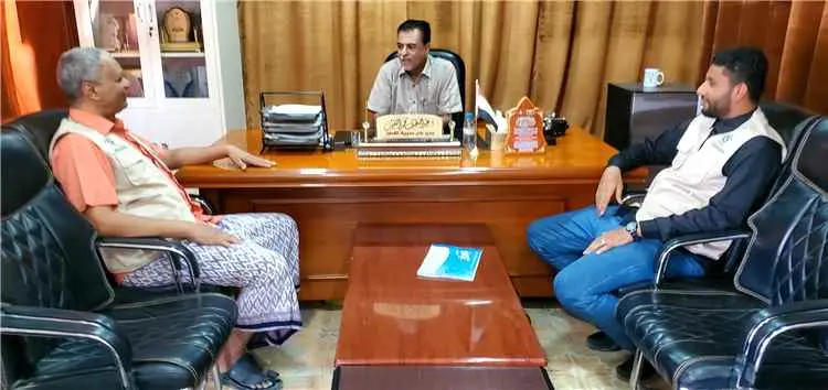 مدير عام مديرية القطن يلتقي إدارة مؤسسة الأبصار ال...