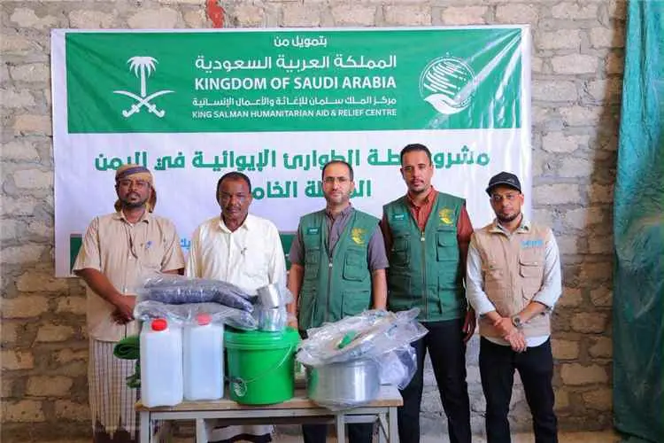 مركز الملك سلمان للإغاثة يدشن توزيع مساعدات إيوائي...