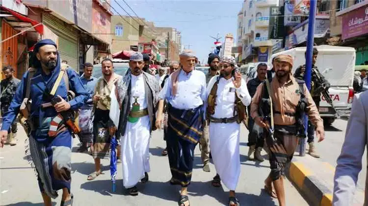 محافظ تعز يشيد بالاستجابة الشعبية والرسمية الواسعة...