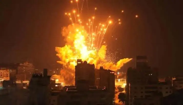 ضربة في قلب صنعاء تنسف اجتماع حوثي رفيع ومقتل عشرات القيادات العليا
