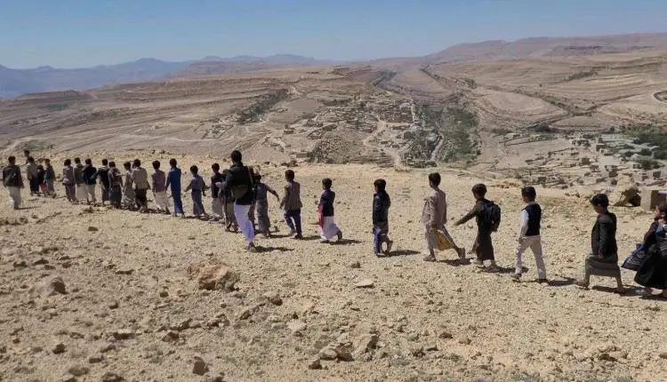 الحوثي يزج باكثر من 461 ألف طفل إلى مراكز الموت
