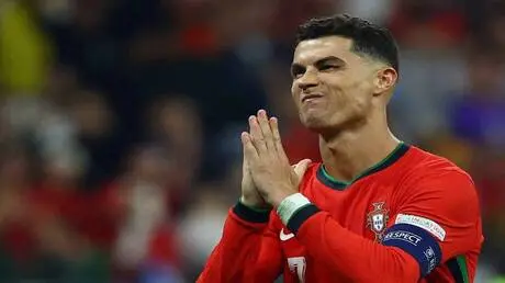 بعد أزمته مع جيسوس.. نجم الاتحاد السعودي يدعم كريس...