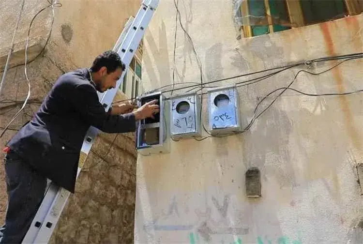 تعرفة الكهرباء الجديدة ترفع فاتورة الطاقة بمناطق الحوثيين إلى مستويات قياسية