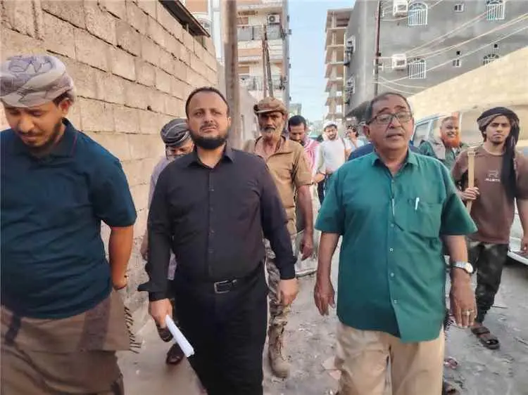 استجابة لشكاوى أهالي حي ريمي.. اليزيدي ينزل ميداني...