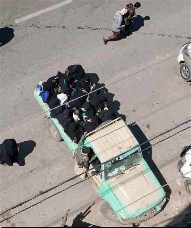 «الزينبيات» يطرقن أبواب صنعاء لاستقطاب المجندين