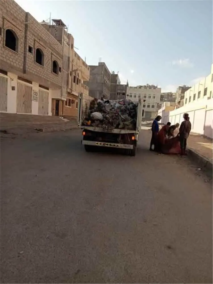 مشروع نظافة مديرية مدينة المكلا ينفذ حملة نظافة مك...