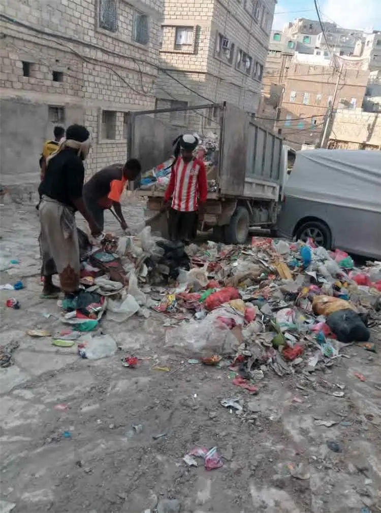 مشروع نظافة مديرية مدينة المكلا يُنفّذ حملة نظافة...