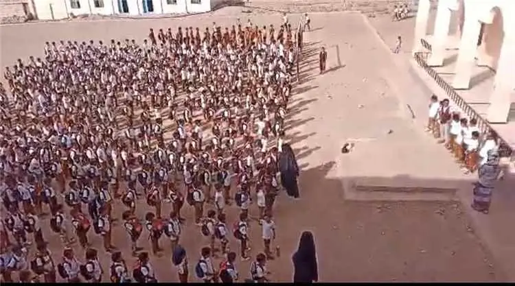 مدير تربية المسيمير يشهد الطابور الصباحي بمدرسة عب...