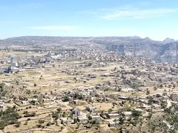 البحر يفضح أكاذيب الحوثي: لا سقوط للتربة.. اختراق...
