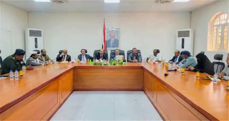 السلطة المحلية بمحافظة شبوة تعلن دعمها الكامل لقرا...