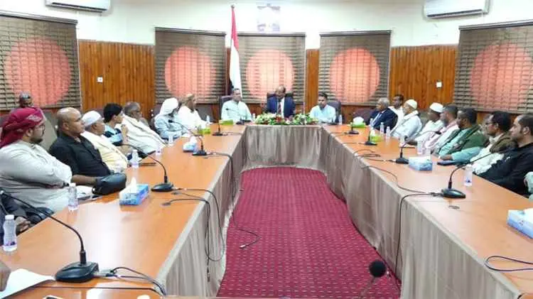 اجتماع بسيئون يقر تشكيل لجنة مشتركة لإسناد الوضع الإنساني ومواجهة الظروف الطارئة