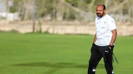الوحدات الأردني يعلن رسميا تعاقده مع المدرب عماد ا...