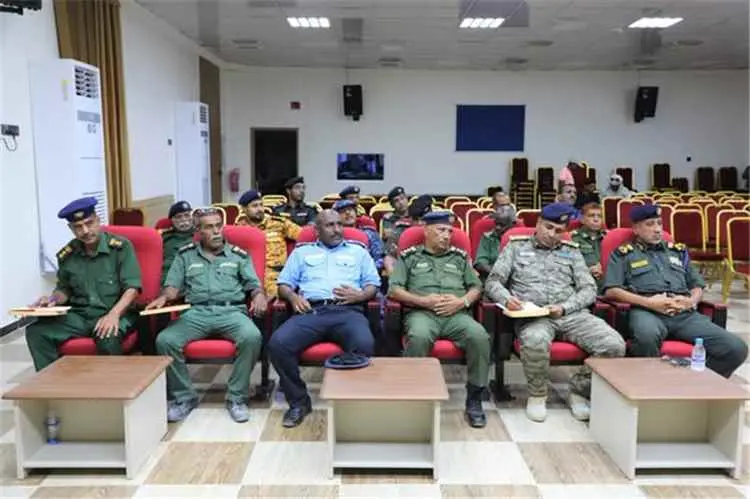 العميد الجابري يترأس اجتماعًا موسعًا لقيادات الأمن...