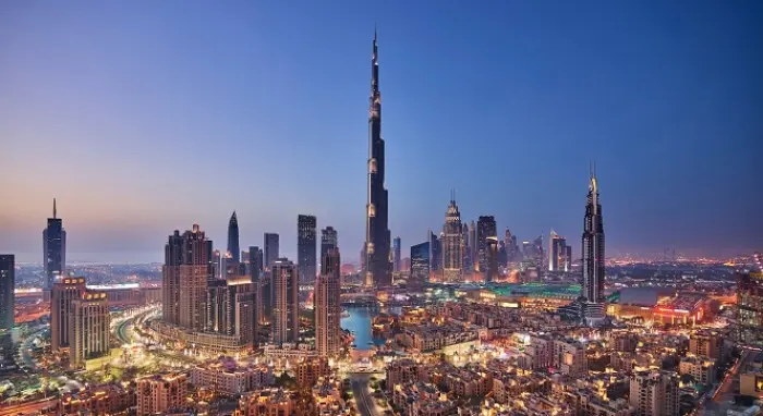 القطاع غير النفطي في الإمارات بأعلى وتيرة نمو في 2...