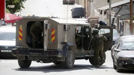 جنود إسرائيليون يقتلون مواطنا فلسطينيا في الخليل و...