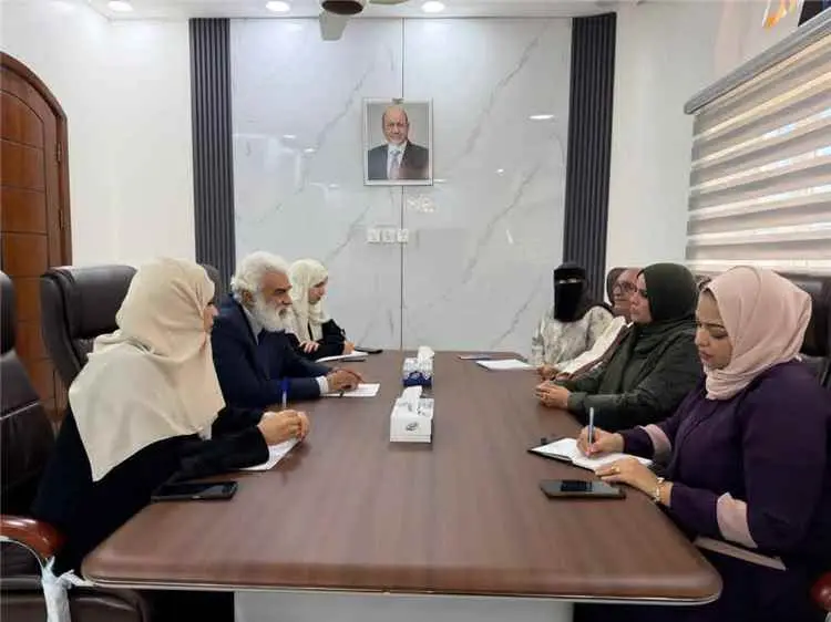 وزير الدولة لشؤون المرأة تناقش  مع وزير التخطيط تع...