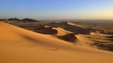 باحثة جزائرية تعيد اكتشاف "فوهات نيازك عمرها ملايي...