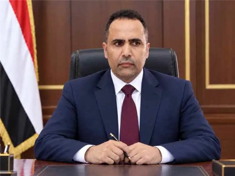 الفجير يدعو السلطات المحلية بالمحافظات إلى مساندة...