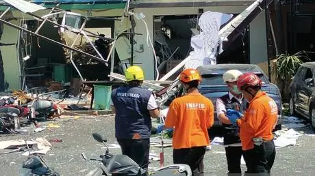 إصابة 5 أشخاص وتضرر 20 مبنى جراء انفجار في مجمع تج...