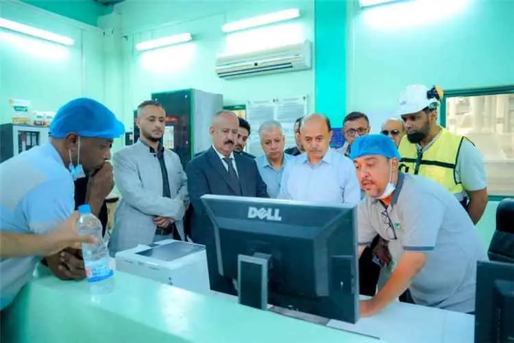 وزير النقل يؤكد أهمية دور القطاع الخاص في دعم الاق...