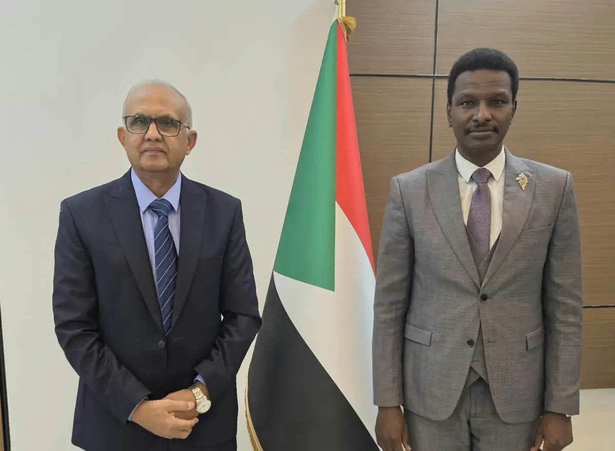 سفير اليمن يبحث مع مسؤول سوداني مستجدات الأوضاع في...
