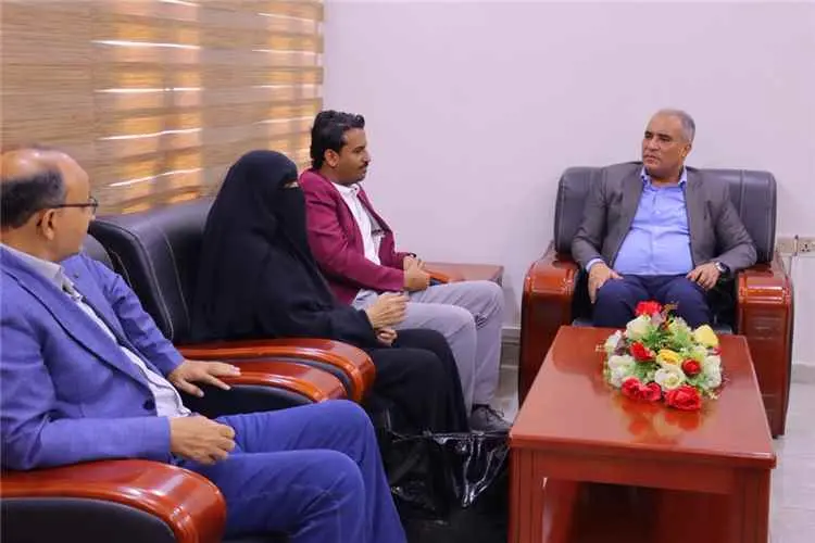 وزير التربية والتعليم يبحث مع مؤسسة الحق في الحياة...