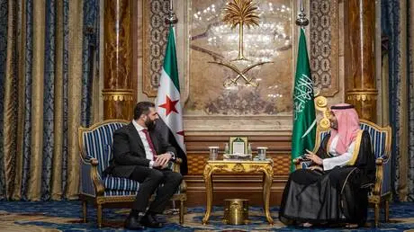 دمشق تصدر بيانا يكشف تفاصيل اجتماع بن سلمان والشرع...