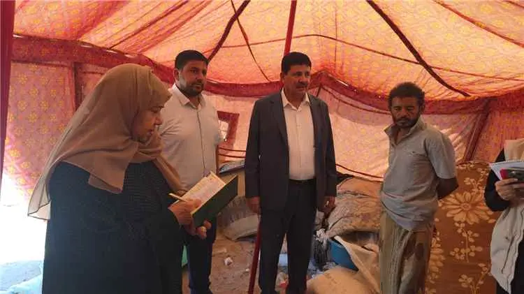 اللجنة الوطنية للتحقيق تزور مخيم الفردوس بعدن وتوثق انتهاكات تعرض لها النازحون