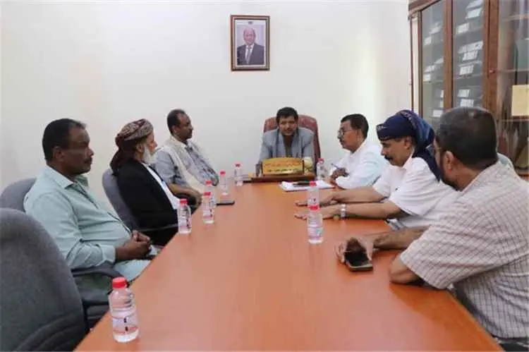 اجتماع بالمهرة يناقش معالجة أوضاع مكب النفايات بال...