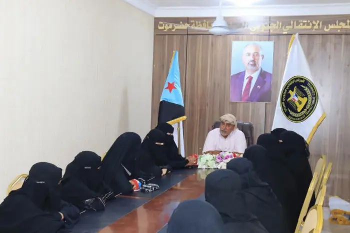 إدارة المرأة بـانتقالي حضرموت تبحث المشاركة النسوي...