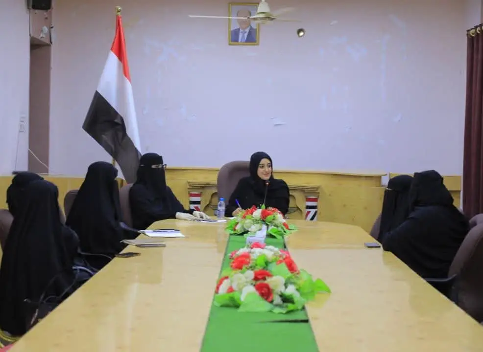 وكيل حضرموت لشؤون المرأة تناقش مع القيادات النسائي...