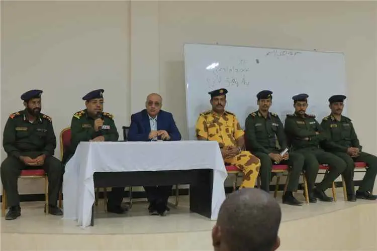 رئيس محكمة استئناف حضرموت يلتقي طلاب كلية الشرطة و...