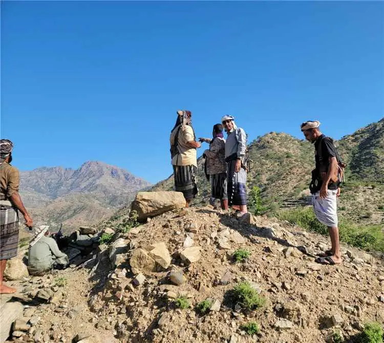 نائب وزير التعليم الفني الدكتور عديل الطهيش يتفقد الخطوط الأمامية في جبهة عيريم بلحج