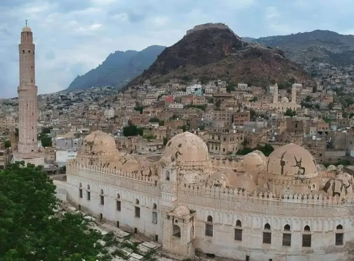 خطيب تعز: الحوثيون في أضعف مراحلهم.. واليمن سيتحرر...