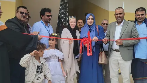 وكيل عدن "مبجر" يفتتح مشروع بناء ( 6 ) فصول إضافية وإعادة تأهيل مدرسة زائد الخير بمديرية البريقة
