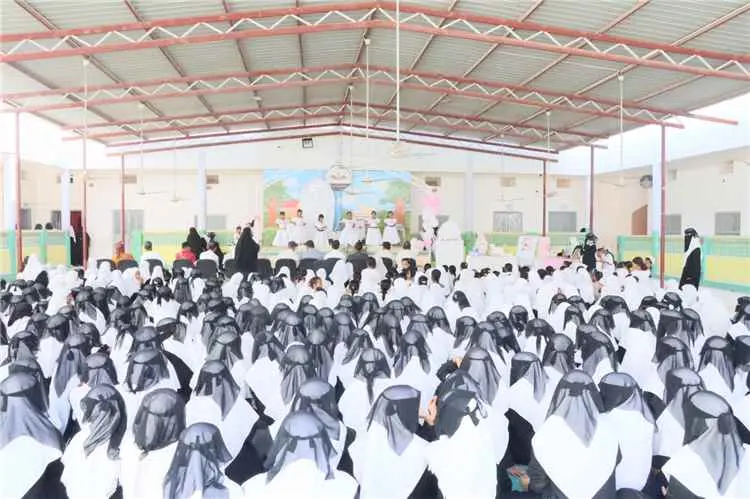 مدرسة النور للتعليم الأساسي للبنات بسيئون تقييم فعاليات توعوية حول سرطان الثدي
