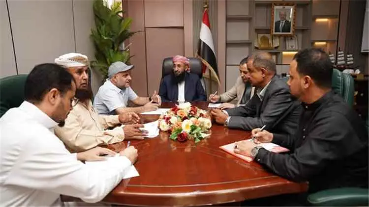 وزير الأوقاف والإرشاد يقر طرح مناقصة لترميم ديوان الوزارة بعدن