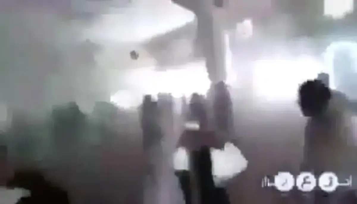 اسرار | بالفيديو والتفاصيل- ميليشيا الحوثي تستهدف أكبر مساجد مدينة تعز بالصواريخ والطائرات المسيرة أثناء صلاة العصر