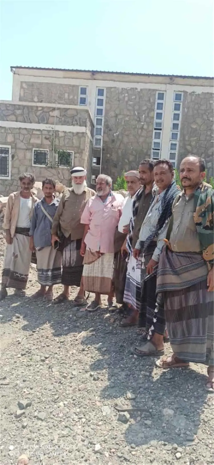 تسليم موقع مشروع إنشاء مبنى الإصدار الآلي للأحوال...