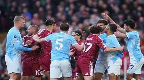 مانشستر سيتي يهزم ليفربول في عقر داره (فيديو)