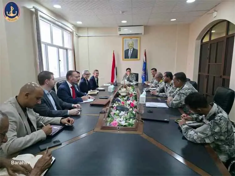 مصلحة خفر السواحل اليمنية تبحث مع وفد أممي سبل تعزيز التعاون في مجال الأمن البحري