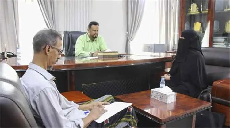 مدير تربية ساحل حضرموت الشنيني يلتقي رئيس مجلس إدا...