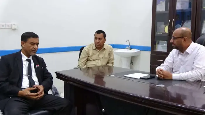 رئيس انتقالي وادي حضرموت يزور مركز علاج الأورام بس...